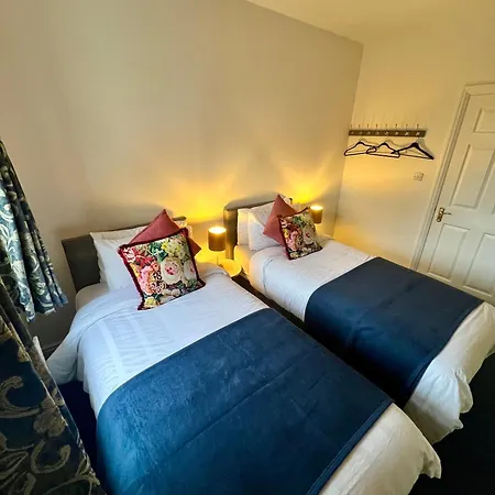 Homestay Acrewood House Tara